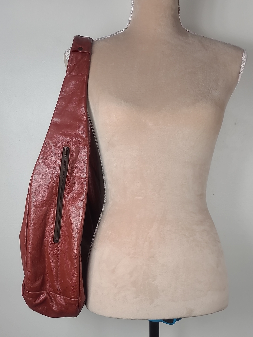 Vintage Flores Bags Mohagany Reddish Brown Leather Boho Slouch Hobo Shoulder Bag - Picture 2 of 12